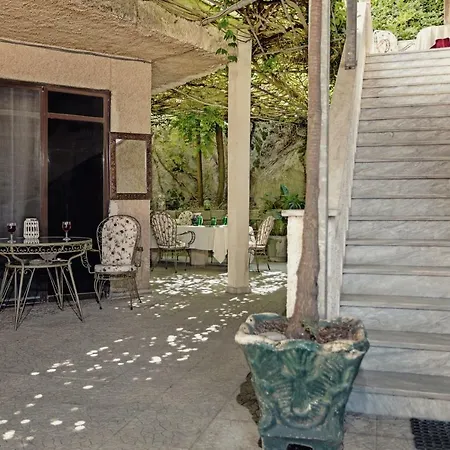 Vallia's Seaview Complex