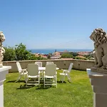 Vallia's Seaview Complex 招待所 阿凯松