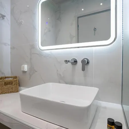 Vallia's Seaview Complex ゲストハウス 3*