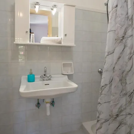 Vallia's Seaview Complex 招待所